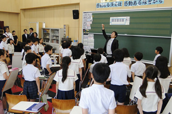 東京都市大学付属小学校　　第1回学校説明会に1000名以上が来場