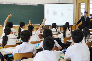 東京都市大学付属小学校　　第1回学校説明会に1000名以上が来場